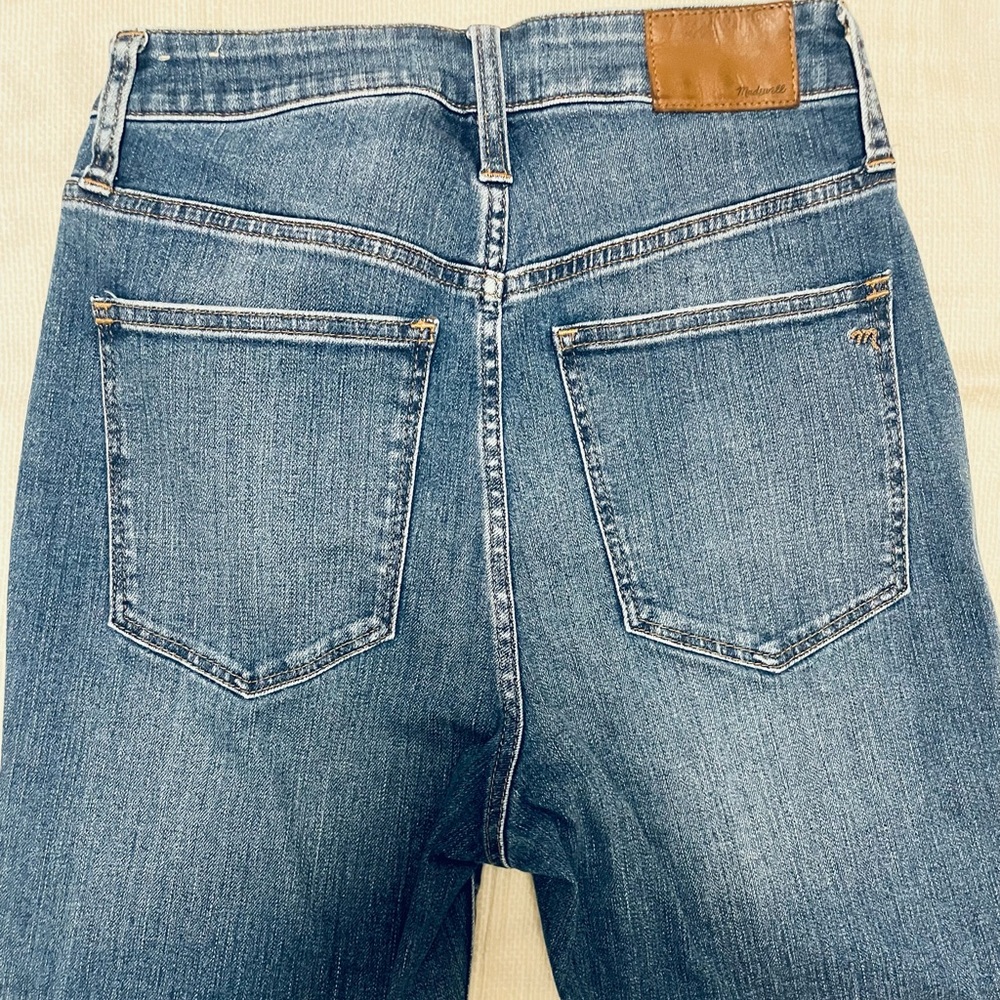 Madewell Curvy High-Rise Skinny Crop Jeans in Blue - Picture 2 of 4